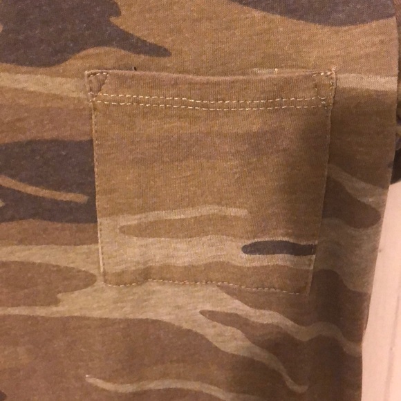 Cameo t shirt with pocket - Picture 2 of 4